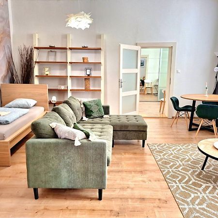 Apartment Emma - Old Town براتسيلافا المظهر الخارجي الصورة